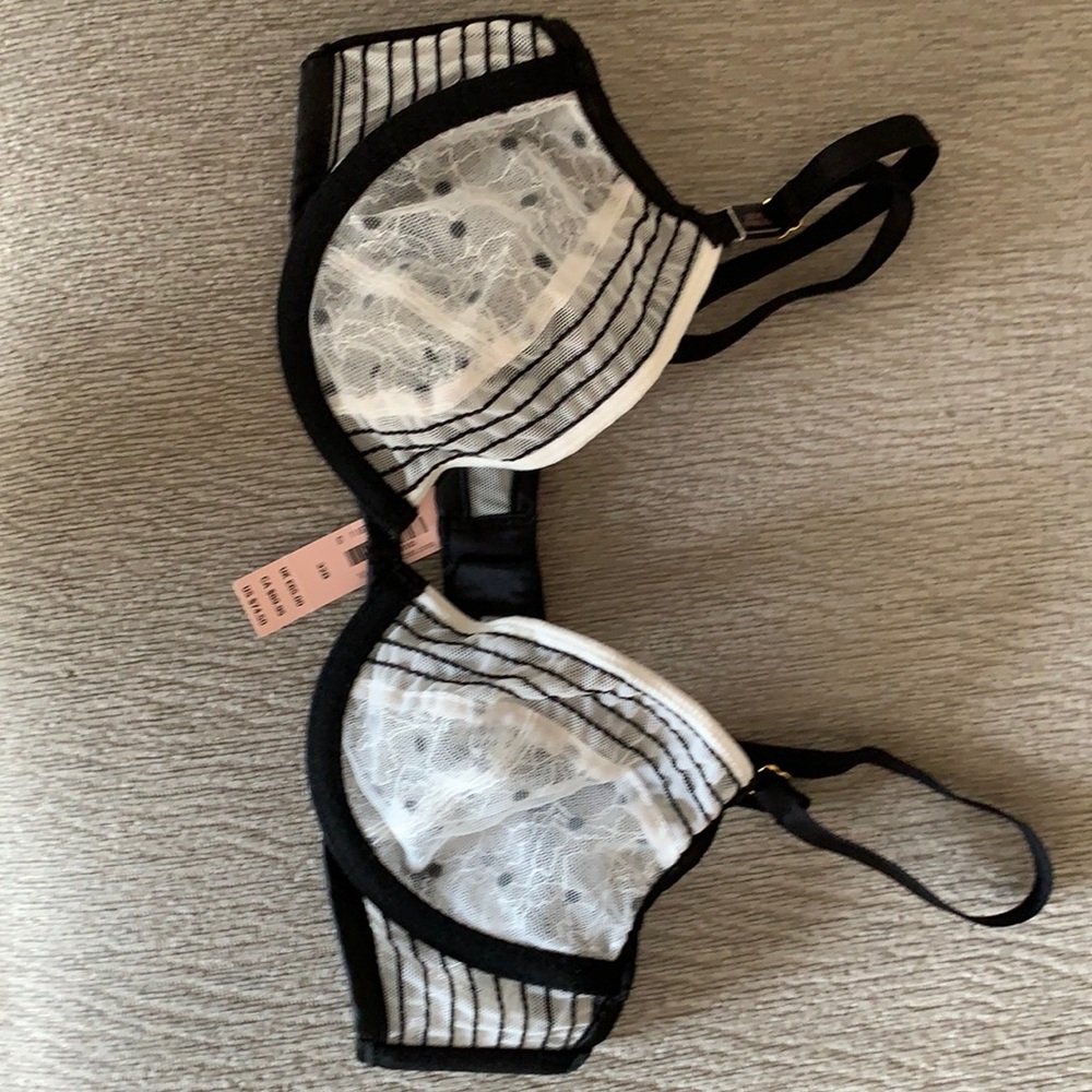 Victoria secret bra 32B